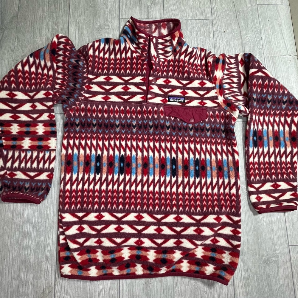 Patagonia Synchilla Snap-T Fleece Women's Kuta Klash Dark
Currant  XS.